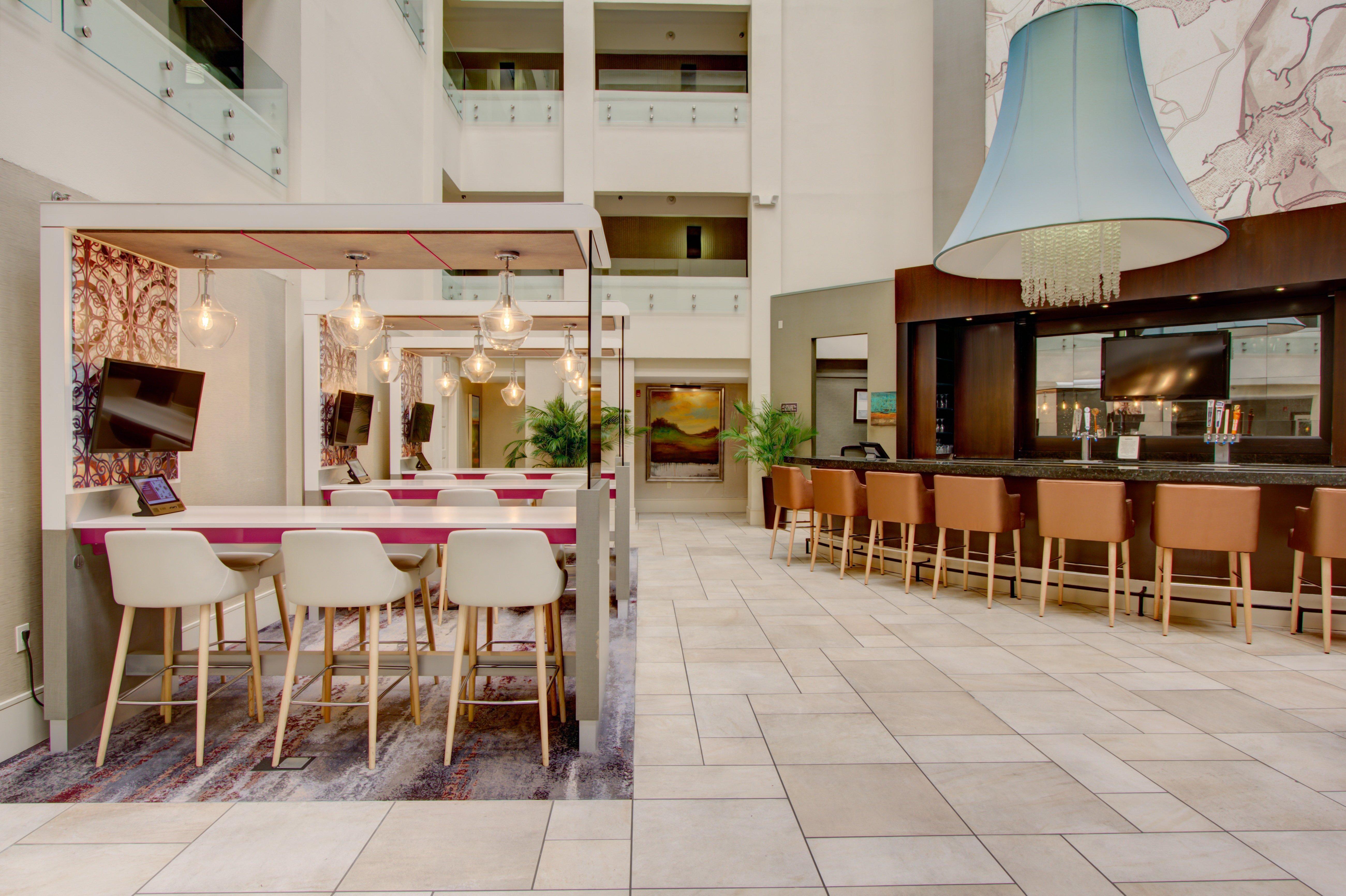 Crowne Plaza Charleston, An Ihg Hotel Exterior photo